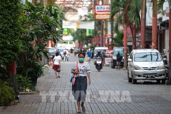 Indonesia chế tạo mũ bảo hiểm phát hiện người có triệu chứng mắc COVID-19