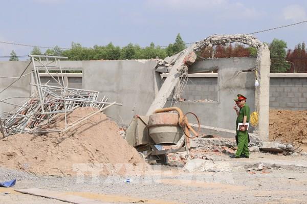 Tạm giữ 3 người để phục vụ điều tra vụ sập công trình trong Khu công nghiệp Giang Điền