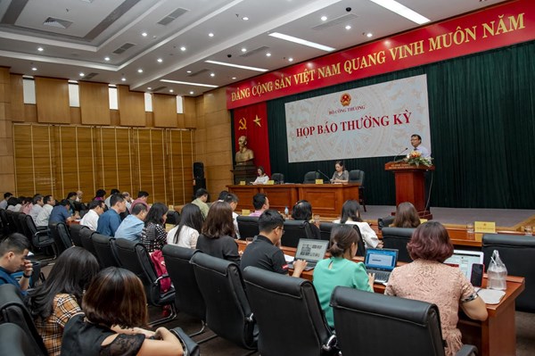 Khôi phục, phát triển sản xuất công nghiệp, thương mại trong giai đoạn mới