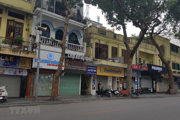 Mặt bằng bản lẻ gặp khó, thương mại điện tử được thúc đẩy