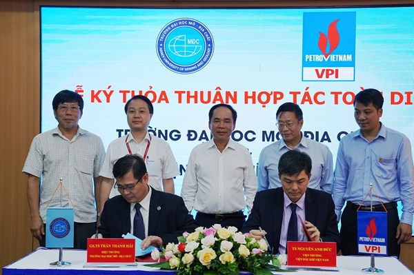 Viện Dầu khí Việt Nam hợp tác toàn diện với Đại học Mỏ - Địa chất