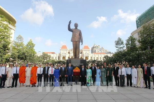 Để xứng danh là Thành phố mang tên Bác: Bài 1: Hóa giải khó khăn theo tư tưởng của Bác