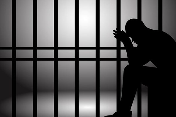 Phạt tù 3 đối tượng đốt pháo sáng tại sân vận động Hàng Đẫy