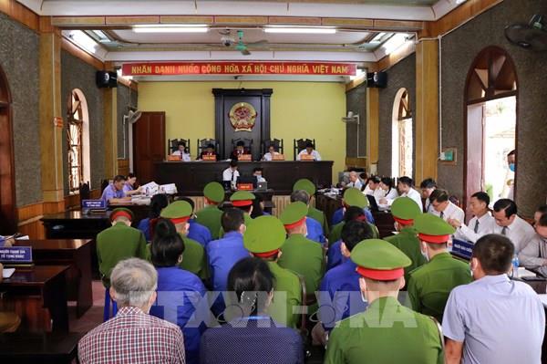 Xét xử sơ thẩm 12 bị cáo trong vụ án gian lận điểm thi tại Sơn La
