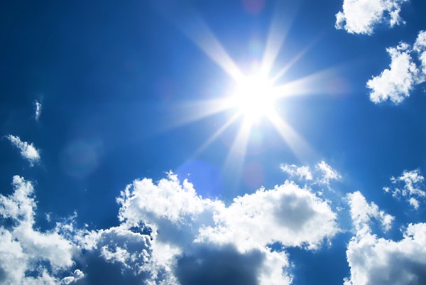 Ánh nắng Mặt Trời có thể vô hiệu hóa virus SARS-CoV-2