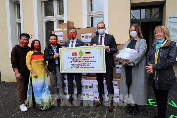 Thị trưởng Berlin đánh giá cao hoạt động thiện nguyện của cộng đồng người Việt tại Đức