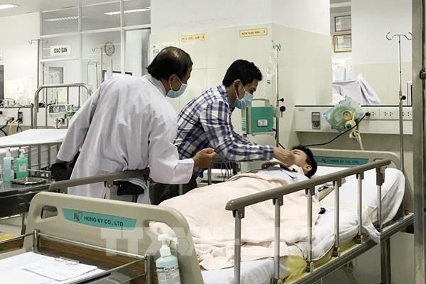Diễn biến sức khỏe các học sinh bị cây phượng bật gốc đè lên người