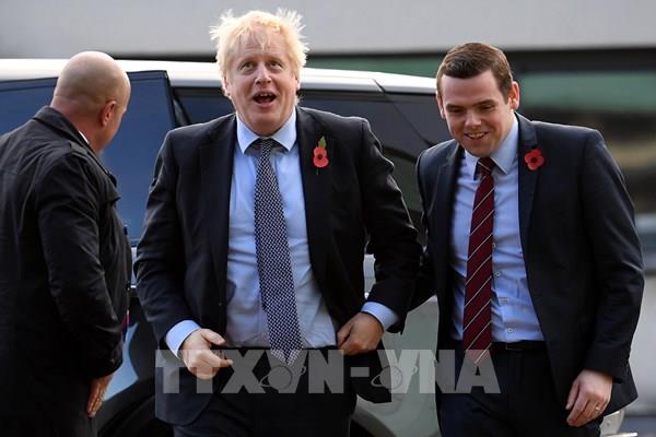 Một Thứ trưởng Anh từ chức do bất bình với cố vấn của Thủ tướng Boris Johnson