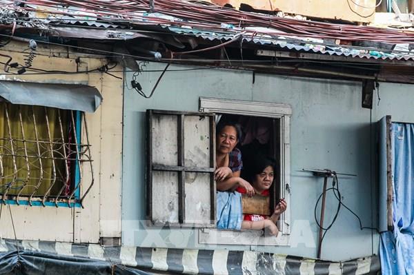 Nghèo đói, thất nghiệp đè nặng người dân khu ổ chuột ở Philippines