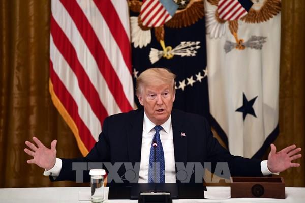 Tổng thống Donald Trump dọa đóng cửa các công ty truyền thông xã hội