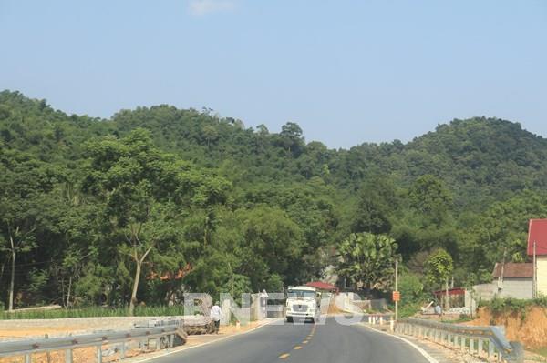 Chính thức thông tuyến  xe Quốc lộ  217, kết nối giao thông Bắc Trung Bộ với Lào