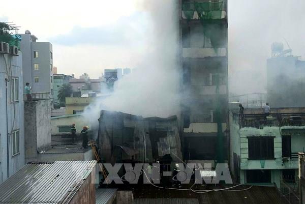 Tp. Hồ Chí Minh: Cháy lớn tại xưởng sản xuất giày
