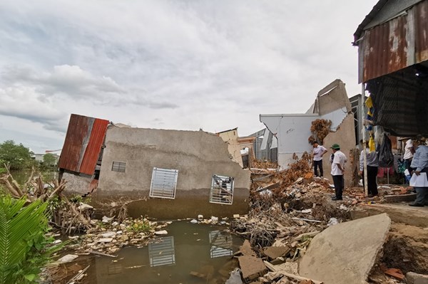 Chống sạt lở ở Cần Thơ - Bài 1: Tiền tỉ trôi sông