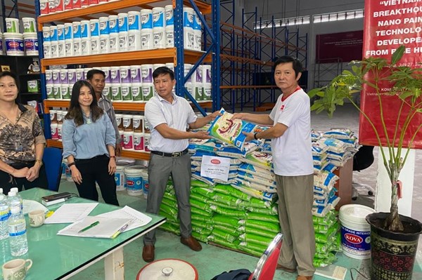 Nghĩa cử ấm áp tình người Việt trong mùa dịch COVID-19 tại Malaysia