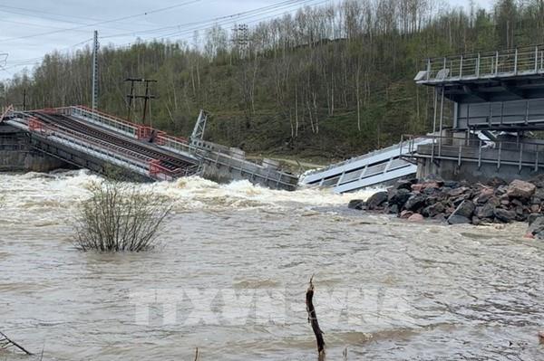Giao thông miền Bắc nước Nga có thể gián đoạn nhiều tháng do cầu sập