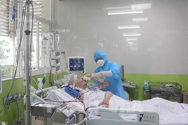 Dịch COVID-19: Bệnh nhân 91 đã có thể bấm phím điện thoại