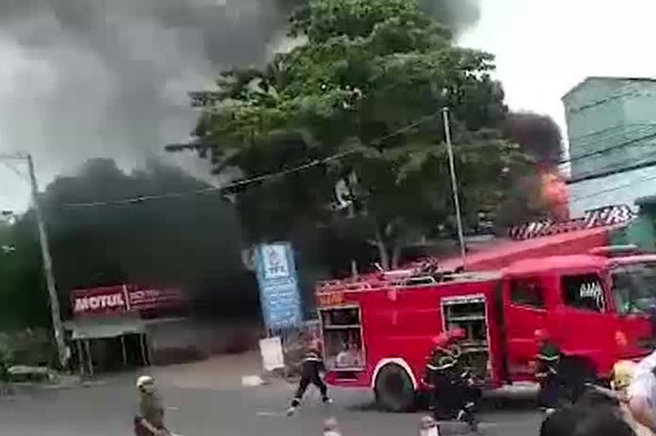 An Giang: Cháy lớn tại cây xăng làm 1 người chết, 2 người bị thương