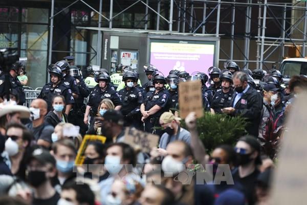 New York gia hạn lệnh giới nghiêm đến ngày 8/6