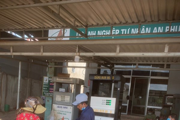 Xử phạt 7 doanh nghiệp vi phạm kinh doanh xăng 