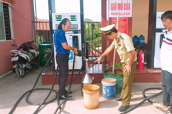 Xử phạt 3 doanh nghiệp có hành vi mua bán xăng dầu ngoài hệ thống