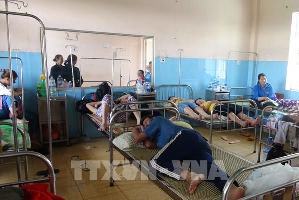 Bình Phước: Hơn 200 người nhập viện sau khi ăn tiệc cưới