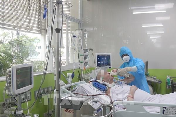 Nam phi công người Anh đã có thể ngồi dậy, chân đung đưa