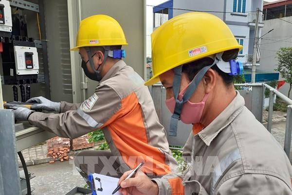 Bộ Công Thương: Thu hồi lỗ của EVN qua giá điện là đúng luật