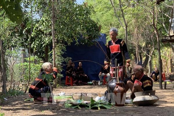 Về Ayun Pa thưởng lãm Lễ cầu mưa