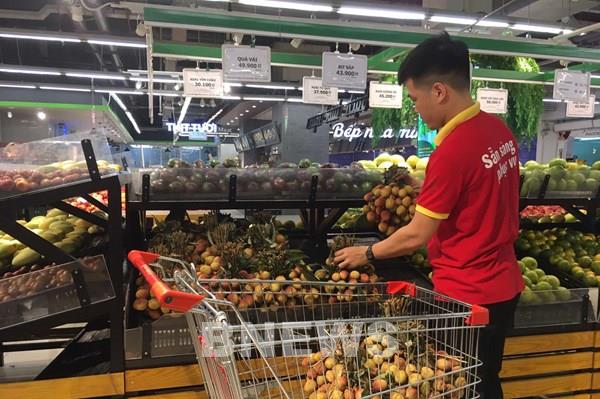 Vinmart đưa vải thiều vào bày bán trên toàn hệ thống miền Bắc