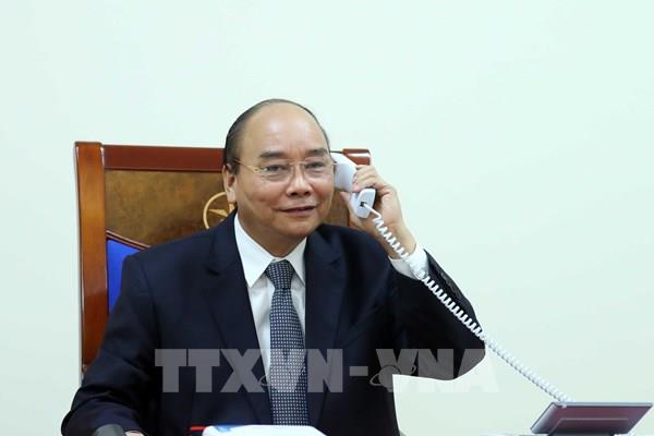 Thủ tướng Nguyễn Xuân Phúc điện đàm với Thủ tướng Pháp Edouard Philippe