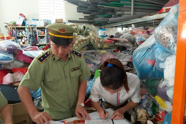 Lào Cai ra quân mở đợt cao điểm chống buôn lậu, gian lận thương mại và hàng giả