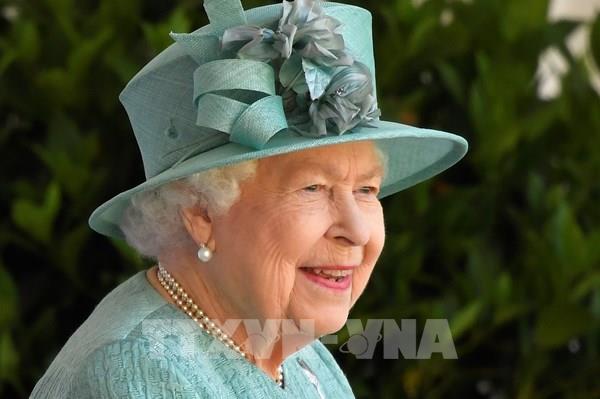 Lễ sinh nhật chính thức giản dị của Nữ hoàng Anh trong dịch COVID-19