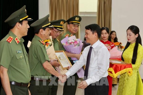 Giao lưu điển hình tiên tiến Công an nhân dân và nhà báo tiêu biểu của TTXVN