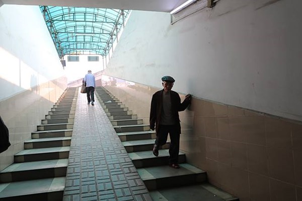 Người dân thờ ơ với cầu, hầm bộ hành – Bài 2: Sai vị trí khó hút khách