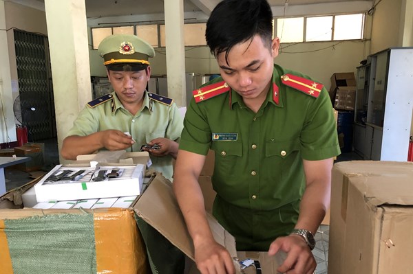 Tạm giữ 5.400 chiếc đồng hồ hiệu Casio và nhiều sản phẩm không có hóa đơn chứng từ