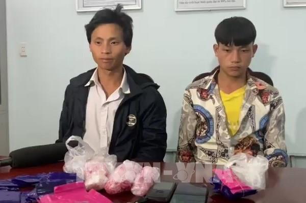 Bắt giữ 2 đối tượng mua, bán trái phép hơn 5.400 viên ma túy tổng hợp