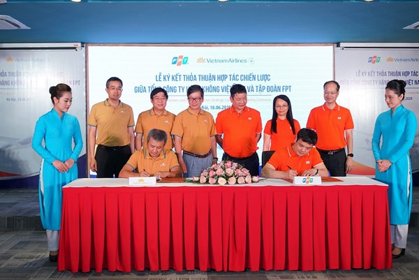 Vietnam Airlines và FPT tái ký kết thỏa thuận hợp tác chiến lược lần thứ 3