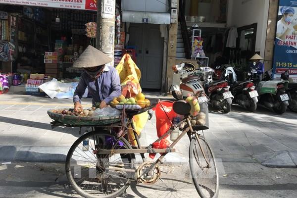 Vật lộn mưu sinh giữa nắng nóng Thủ đô