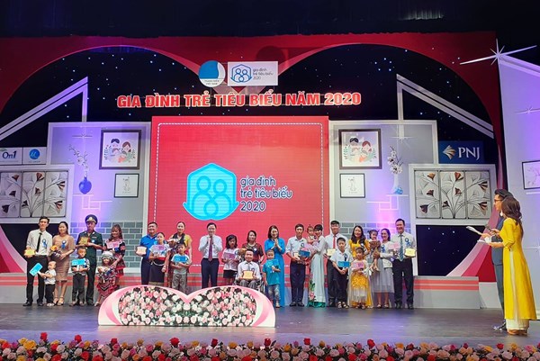 PNJ đồng hành chương trình "Tuyên dương gia đình trẻ tiêu biểu 2020"