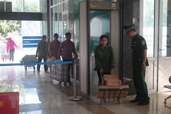 Khởi tố 2 đối tượng đưa người xuất cảnh trái phép sang Trung Quốc