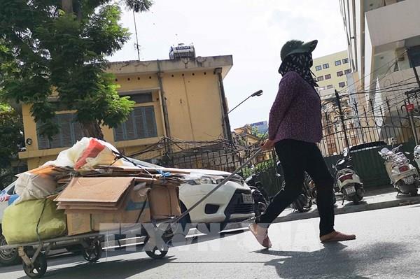 Hôm nay, Hà Nội nắng nóng đặc biệt gay gắt, nhiệt độ cao nhất 40 độ C