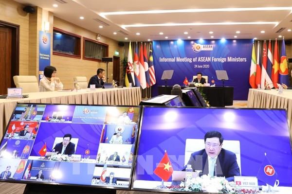 ASEAN 2020: Báo chí Lào đưa tin đậm nét về các hội nghị của ASEAN