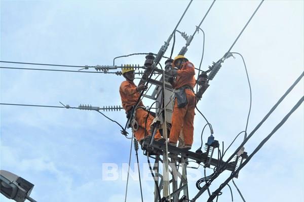 Kiến nghị tạm ngừng nhà máy đạm để nhường khí cho sản xuất điện