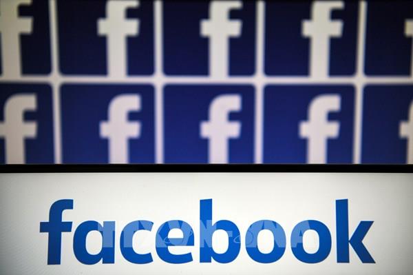 Cổ phiếu Facebook và Twitter sụt giảm mạnh