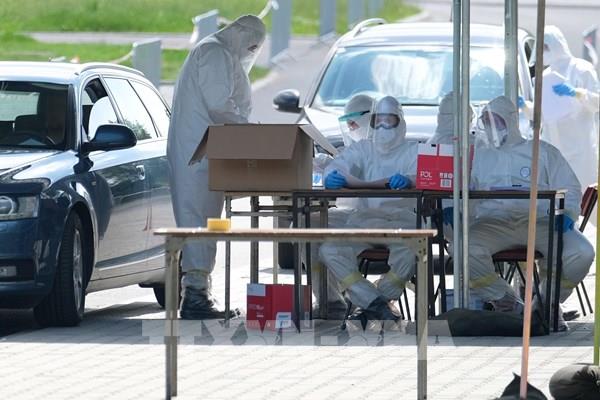 Ba Lan sản xuất bộ xét nghiệm virus SARS-CoV-2 cho kết quả trong 11 phút