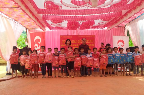 Nhiều hoạt động trong dự án “Chuỗi trường học hữu nghị Canon”