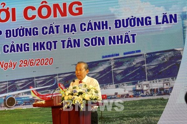 Khởi công nâng cấp đường băng hai sân bay lớn nhất nước