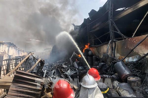 Hà Nội: Vụ cháy tại khu cảng Đức Giang không gây thiệt hại về người
