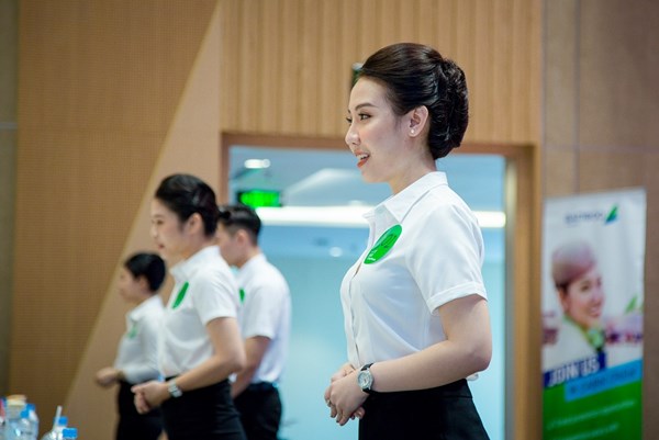 Tuyển tiếp viên của Bamboo Airways tại Hà Nội thu hút 300 ứng viên tham gia
