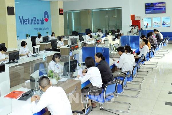 Lãi suất ngân hàng giảm mạnh, tiền nhàn rỗi đi đâu?